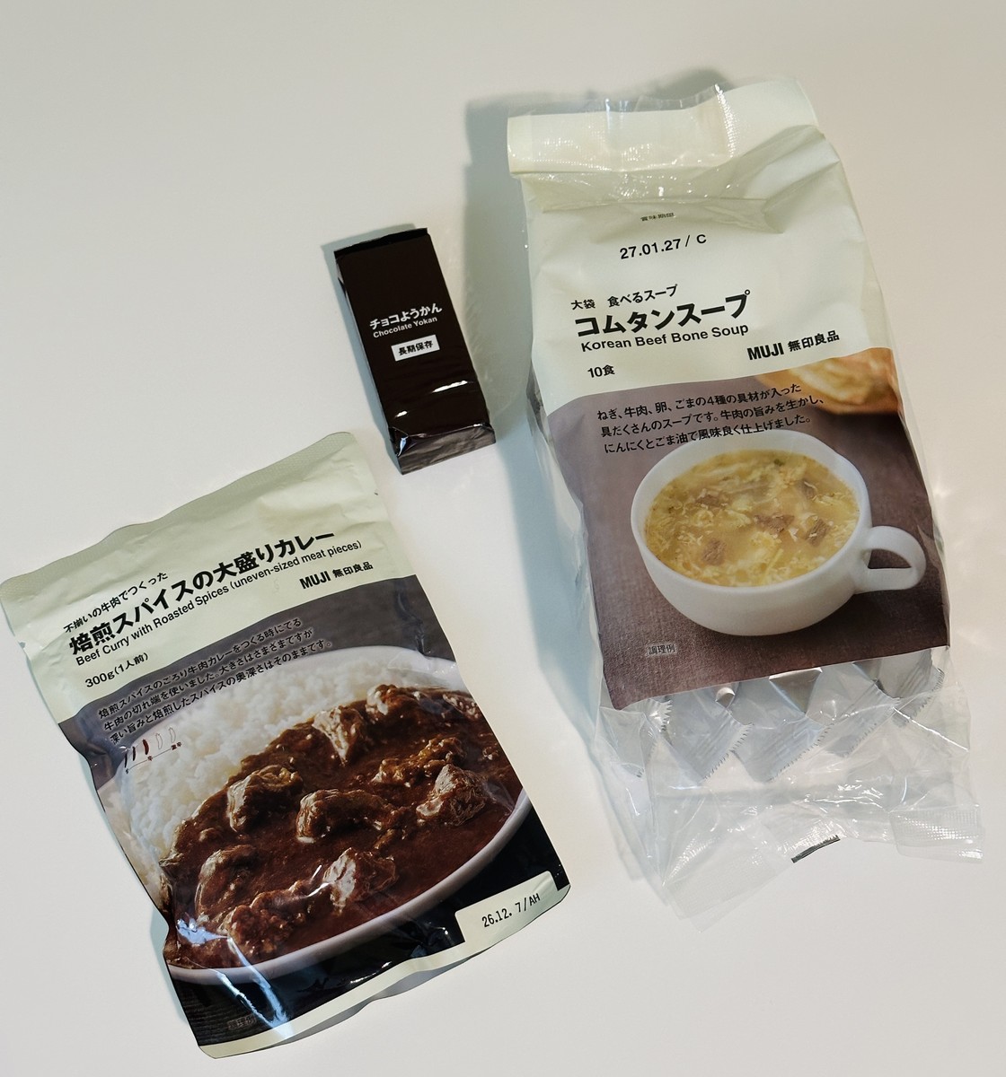 ローリングストックしているレトルト食品とおやつ
